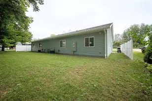 816 10th Street, Altoona, WI 54720 - Photo 5