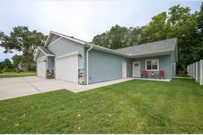 816 10th Street #1-2, Altoona, WI 54720 - Photo 3