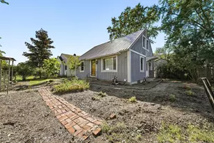 1132 Pershing St, Eau Claire, WI 54703 - Photo 3