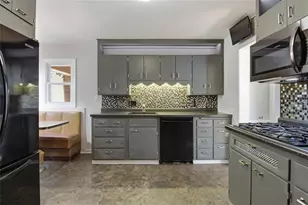 649 Putnam Dr, Eau Claire, WI 54701 - Photo 9