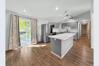 3019 Leslie Lane, Eau Claire, WI 54703 - Photo 7