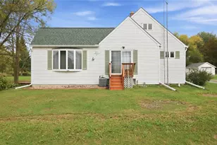529 W Maple St, Stanley, WI 54768 - Photo 3