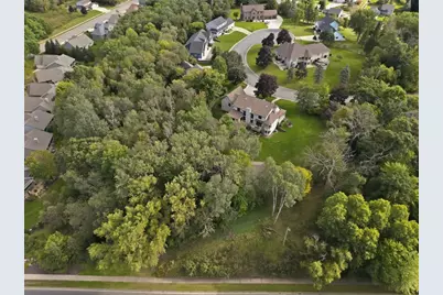 3920 Woodcrest Court, Eau Claire, WI 54701 - Photo 47
