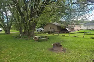 307 E Begley St, Greenwood, WI 54437 - Photo 11