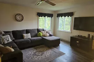 105 E Walnut St, Chippewa Falls, WI 54729 - Photo 9