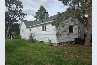 105 E Walnut Street, Chippewa Falls, WI 54729 - Photo 5