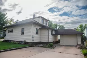 2428 4th St, Eau Claire, WI 54703 - Photo 5