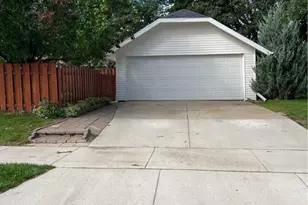 932 Sawyer St, Oshkosh, WI 65250 - Photo 31
