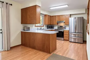 1800 White Oak Dr, Eau Claire, WI 54703 - Photo 3