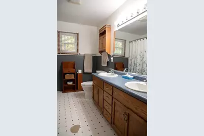 1800 White Oak Drive, Eau Claire, WI 54703 - Photo 23