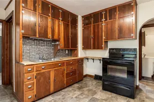 237 10th Ave, Eau Claire, WI 54703 - Photo 11
