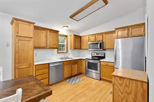 2704 Hemlock Ln, Eau Claire, WI 54703 - Photo 9
