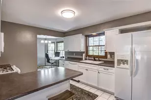 4610 Woodstock Ct, Eau Claire, WI 54701 - Photo 7