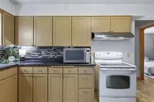 1043 Vine St, Eau Claire, WI 54703 - Photo 13