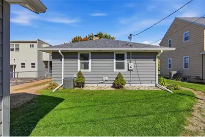1043 Vine Street, Eau Claire, WI 54703 - Photo 29