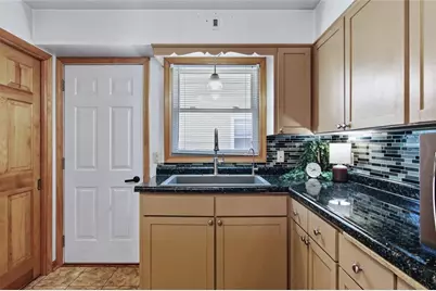 1043 Vine Street, Eau Claire, WI 54703 - Photo 9
