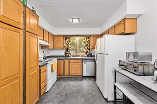 1703 Lloyd Ave, Eau Claire, WI 54701 - Photo 7