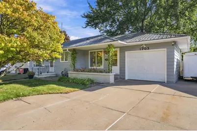 1703 Lloyd Avenue, Eau Claire, WI 54701 - Photo 3
