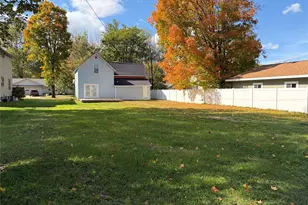 1514 Douglas St, Menomonie, WI 54751 - Photo 5