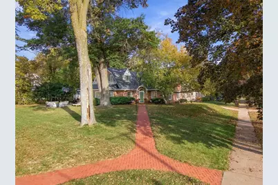 532 Summit Avenue, Eau Claire, WI 54701 - Photo 3