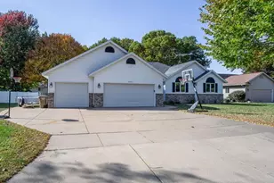 2922 Wayland Ct, Eau Claire, WI 54703 - Photo 13