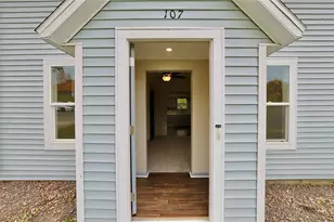 107 4th St, Menomonie, WI 54751 - Photo 3