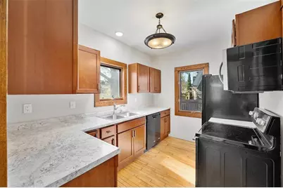 233 Garfield Avenue, Eau Claire, WI 54701 - Photo 11