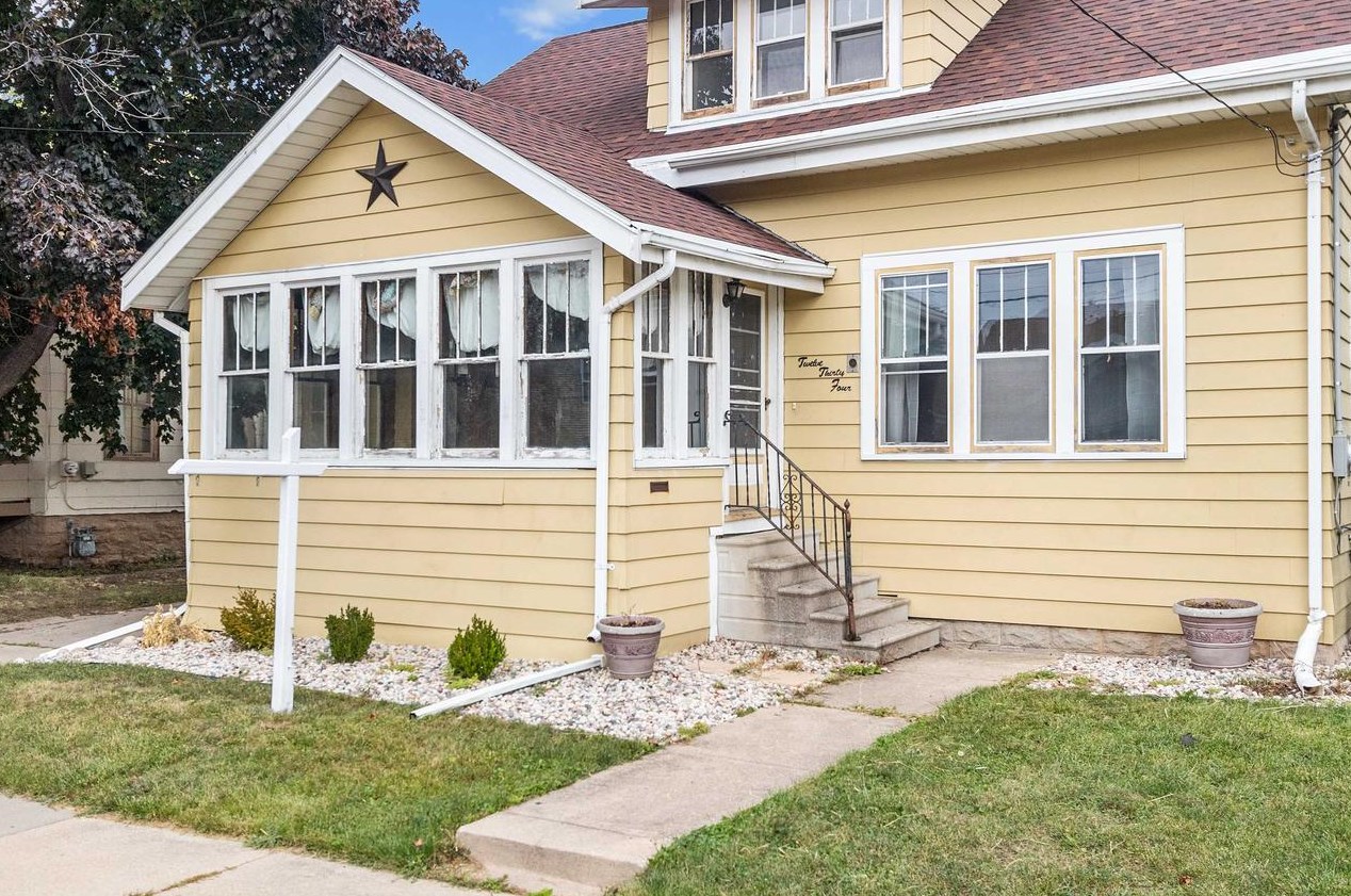 1234 Cedar St, Oshkosh WI  54901-3626 exterior