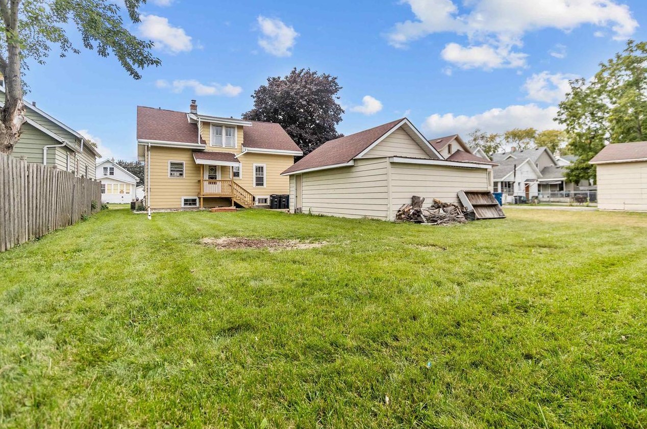 1234 Cedar St, Oshkosh WI  54901-3626 exterior