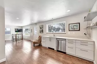 893 Stadium Dr, Green Bay, WI 54304 - Photo 3