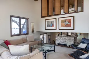 2136 White Swan Dr, Oshkosh, WI 54901 - Photo 7