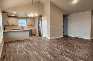 2017 Red Fox Ln, Kaukauna, WI 54130 - Photo 5