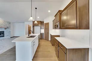 1419 Prairie Lake Cir, Neenah, WI 54956 - Photo 5