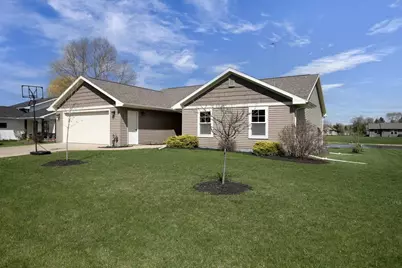 274 N Hunter Street, Berlin, WI 54923 - Photo 1