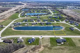 1076 Ducharme Pkwy, Fond du Lac, WI 54935 - Photo 3