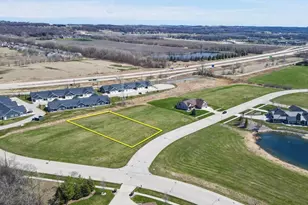 543 N Country Ln, Fond du Lac, WI 54935 - Photo 1