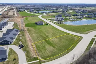 551 N Country Ln, Fond du Lac, WI 54935 - Photo 1