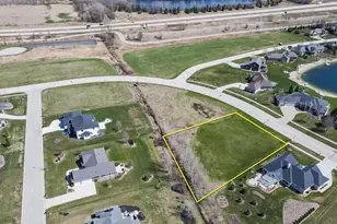 448 N Country Ln, Fond du Lac, WI 54935 - Photo 1