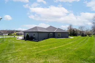 900 Woodcrest Heights Dr, Menasha, WI 54952 - Photo 39