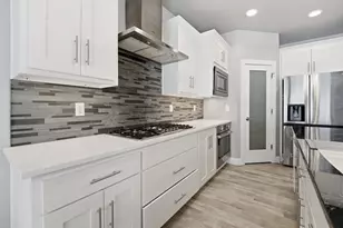 900 Woodcrest Heights Dr, Menasha, WI 54952 - Photo 11