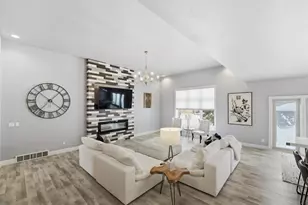 900 Woodcrest Heights Dr, Menasha, WI 54952 - Photo 5