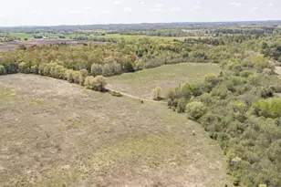 E4347 E Gate Dr, Waupaca, WI 54981 - Photo 15