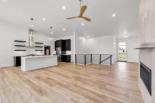 3644 W Hank Ave, De Pere, WI 54115 - Photo 7