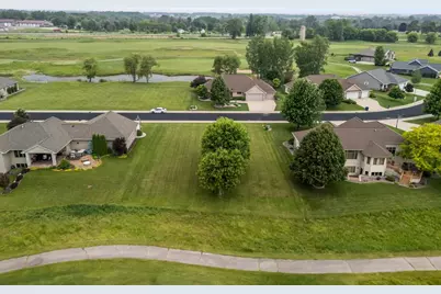 563 Royal St Pats Drive, Wrightstown, WI 54180 - Photo 5