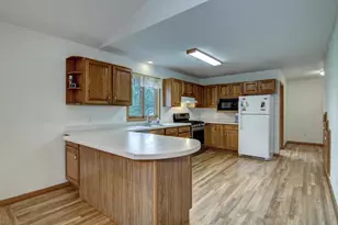 8103 W Folsom St, Eau Claire, WI 54703 - Photo 7