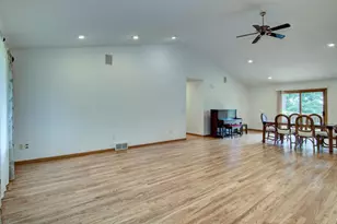 8103 W Folsom St, Eau Claire, WI 54703 - Photo 5