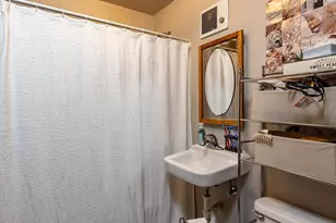 863 Jackson St, Oshkosh, WI 54901 - Photo 9