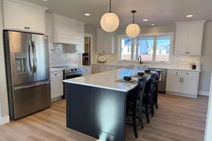 W5846 Delta Dr, Menasha, WI 54952 - Photo 5