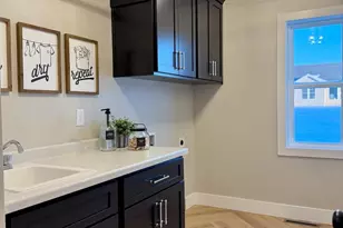 W5846 Delta Dr, Menasha, WI 54952 - Photo 13