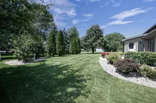 N8387 Royce Ct, Menasha, WI 54952 - Photo 13